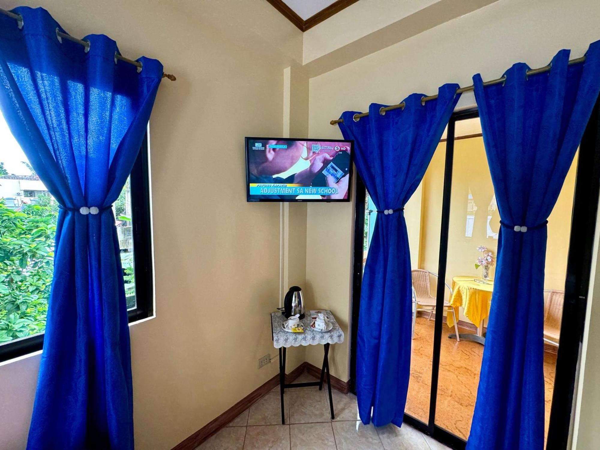 Ocean Breeze Inn Manoc-Manoc Экстерьер фото