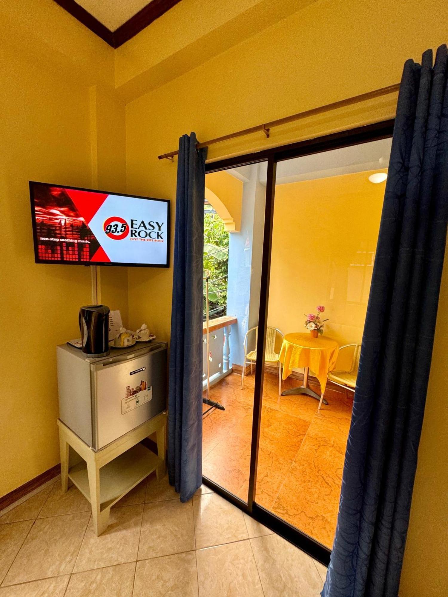 Ocean Breeze Inn Manoc-Manoc Экстерьер фото