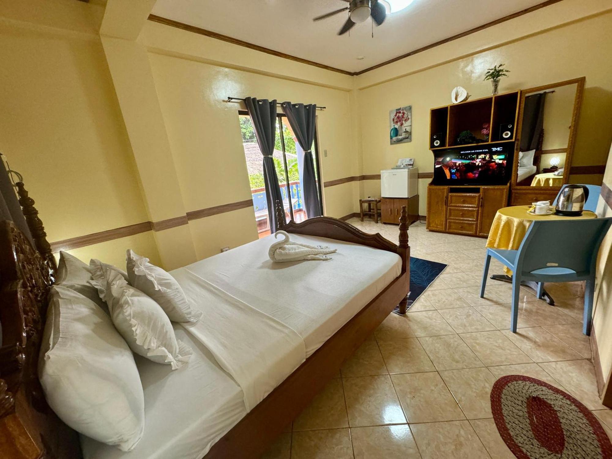 Ocean Breeze Inn Manoc-Manoc Экстерьер фото