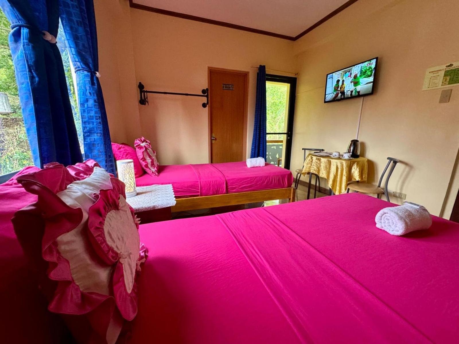 Ocean Breeze Inn Manoc-Manoc Номер фото