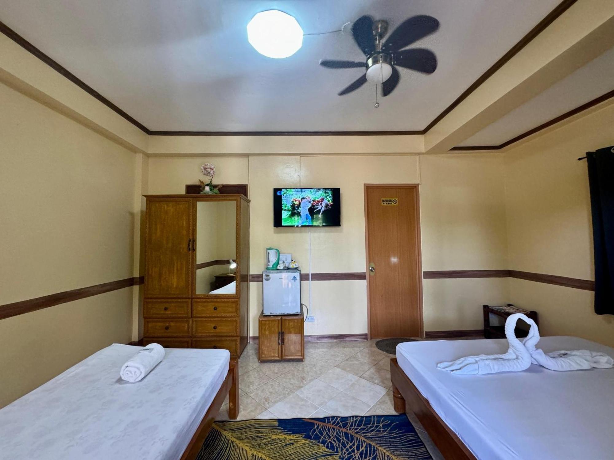 Ocean Breeze Inn Manoc-Manoc Номер фото